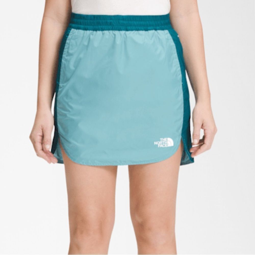 North Face Women's Hydrenaline Skirt 2000 in a teal/blue medium new with tags